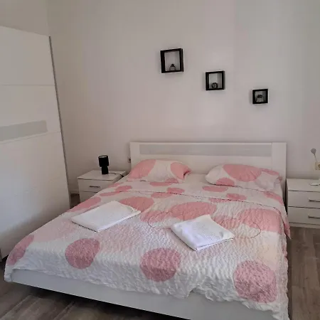 Ground Floor With Parking Erny Apartment *