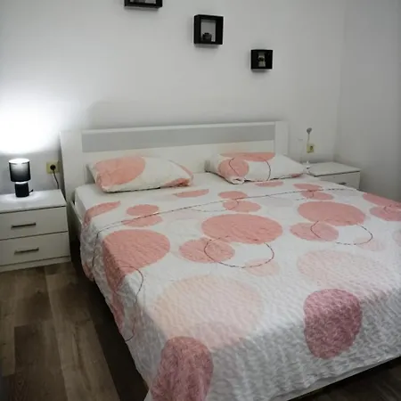 Ground Floor With Parking Erny * Pula