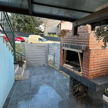 Ground Floor With Parking Erny Apartment Pula