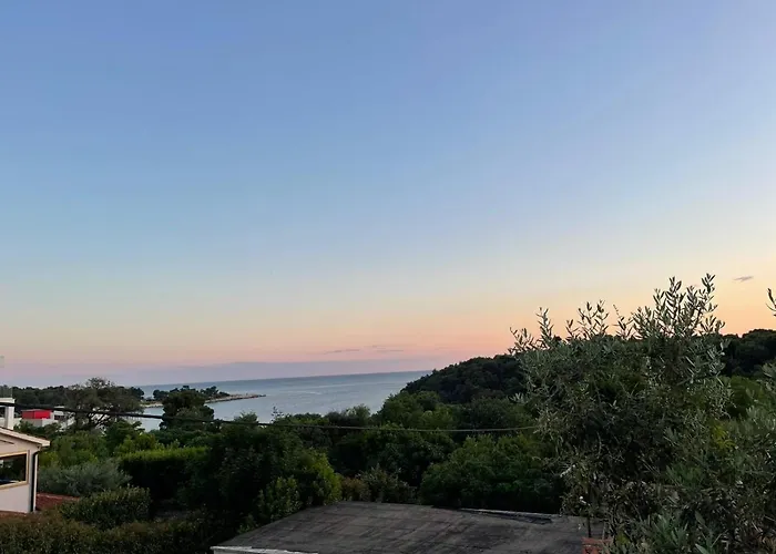 Ground Floor With Parking Erny Appartamento