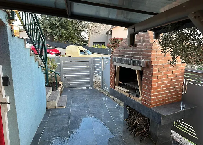 Ground Floor With Parking Erny Apartment Pula