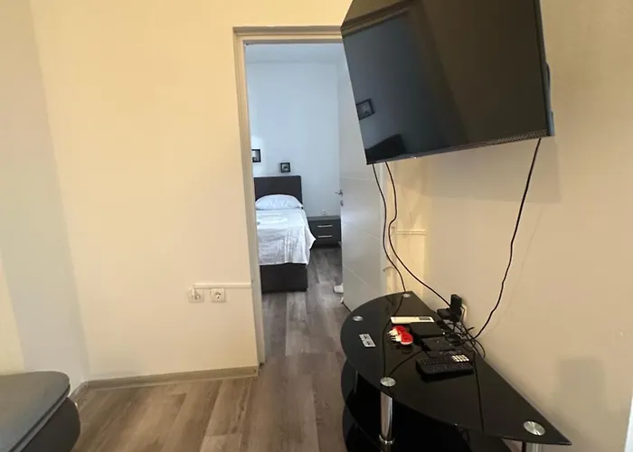 Apartment Ground Floor With Parking Erny *